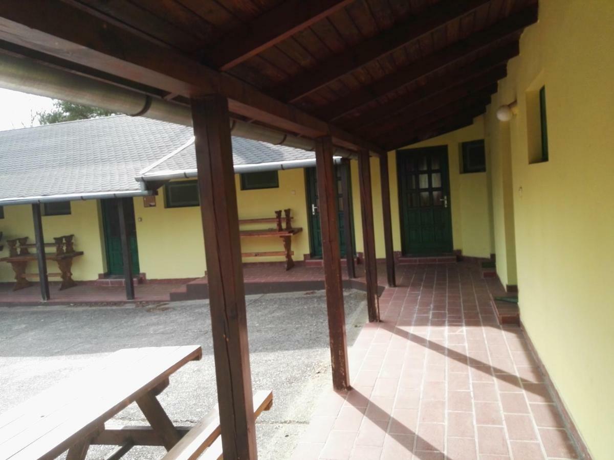 Vadasa Motel Es Etterem Hegyhátszentjakab 외부 사진